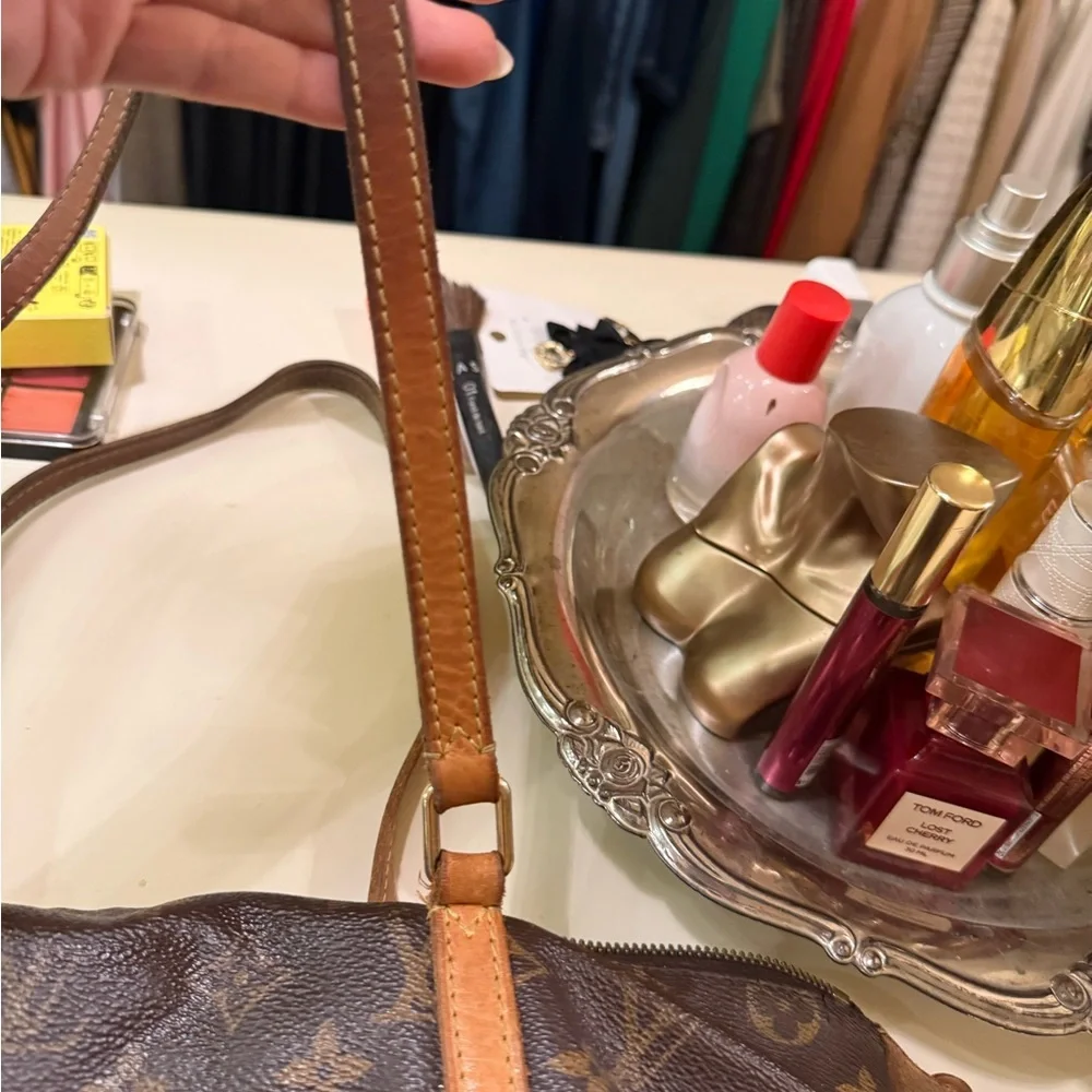 Louis Vuitton classic louis